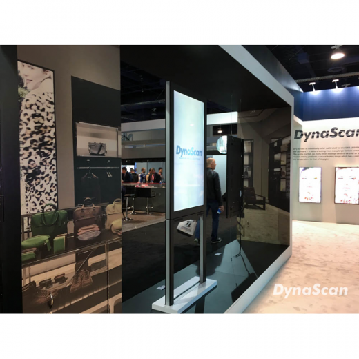 DynaScan DW551DR4 Doppelseitiges 55 Zoll Schaufenster Display 3000 Nits 24/7 Betrieb effiziente Kuehlung