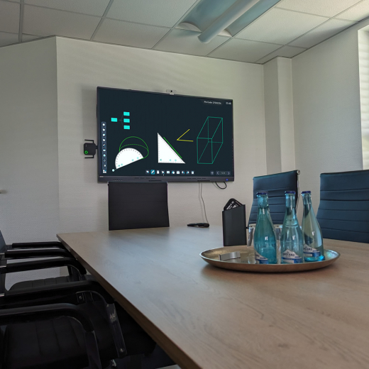 65 Zoll UltraHD interaktives Whiteboard