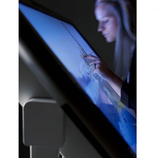 Elektrisch verstellbarer Rollwagen für Touchdisplays