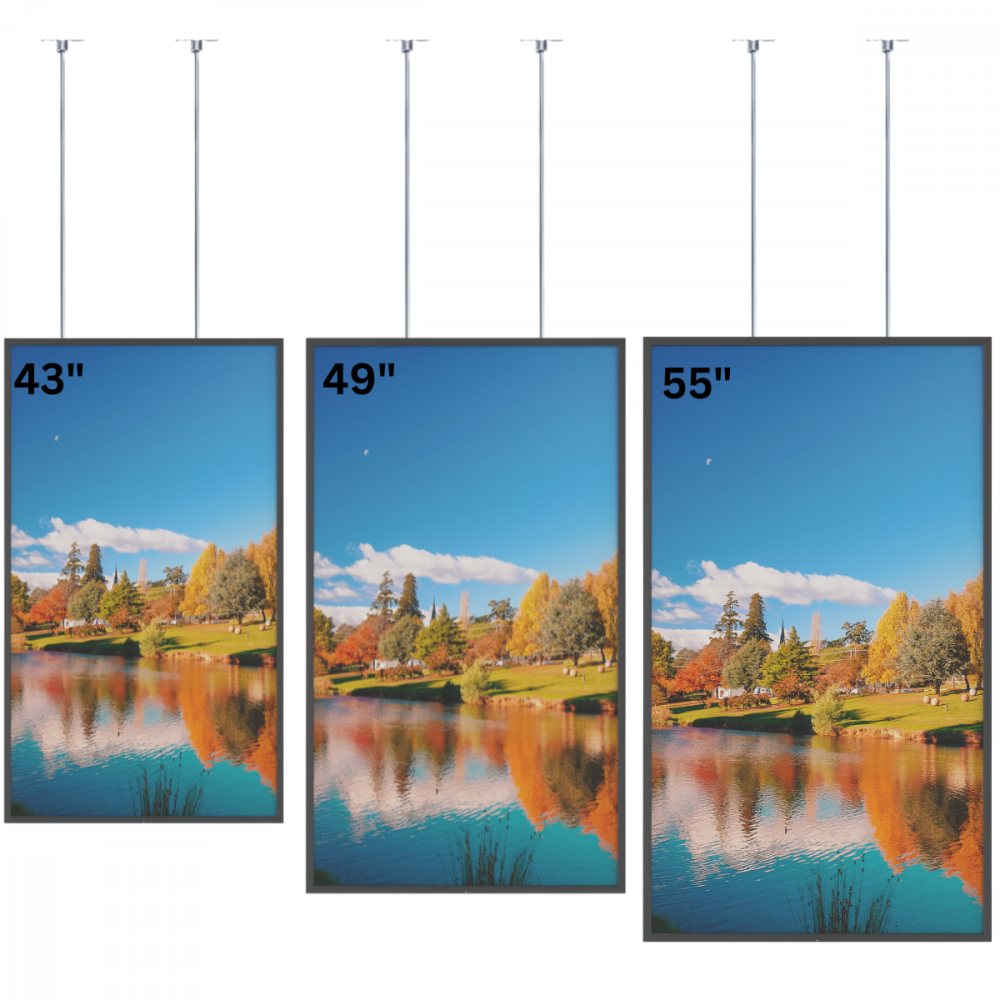 Größenvergleich von Schaufenster Displays: drei Monitore mit 43, 49 und 55 Zoll Bildschirmdiagonale nebeneinander im Hochformat, jeweils an Deckenabhängungen mit Stahlrohren montiert